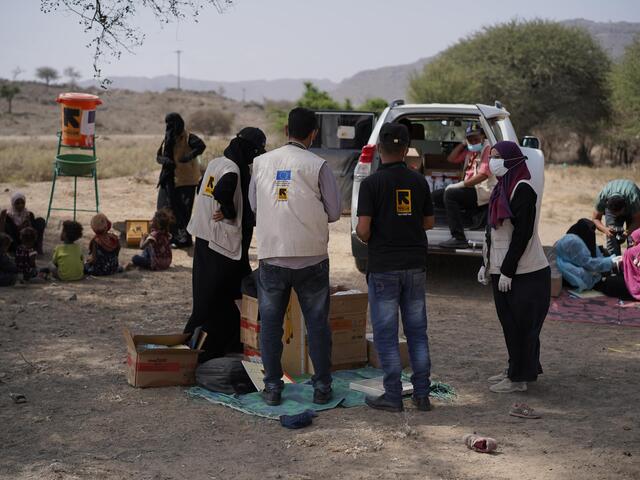 Those living in the camps are informed ahead of time that the EU-funded mobile health team will be visiting. 